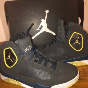 Air Jordan Flight Luminary Basketball Shoes Size 9